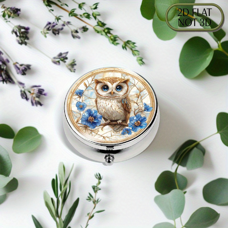 Travel Accessories As Gifts - Eine flache, tragbare, runde Pillendose aus