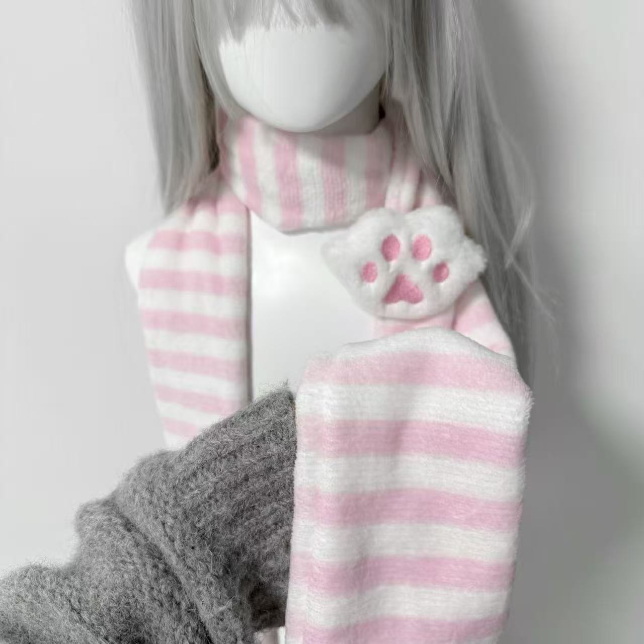 Travel Accessories Aesthetic - Kawaii Strickschal mit Katzenpfoten-Dekoration, gestreift, Y2K,